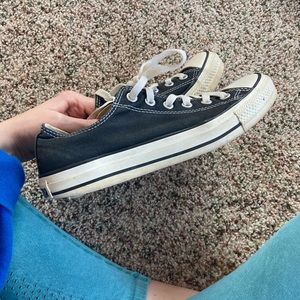 Black low top converse